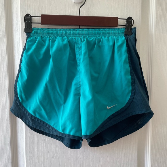 Nike Pants - Nike dri fit shorts size small